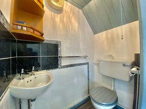 WC- click for photo gallery